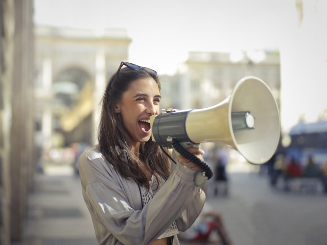 Richtig atmen, richtig sprechen: Stimm- und Sprechtraining in München