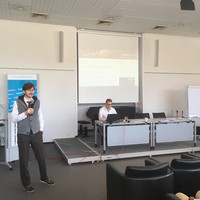 Christian & Matthias vor dem Plenum (v.l.n.r.)
